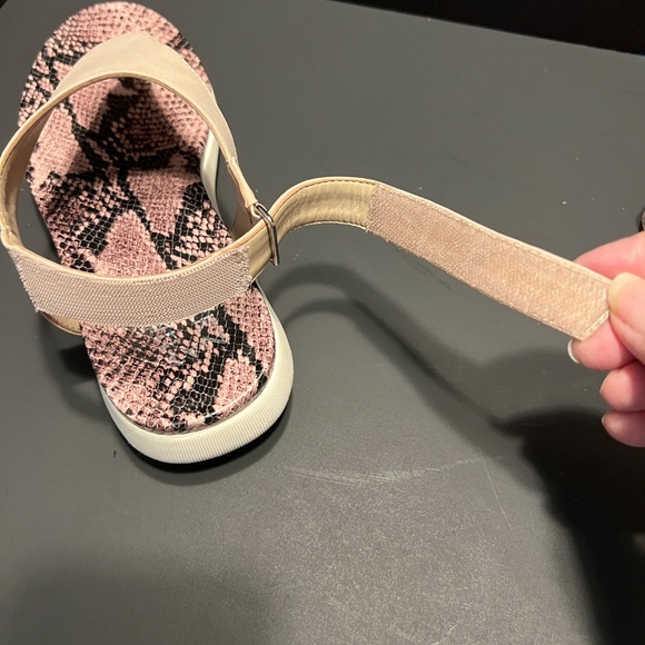 Naturalizer Megan Beige Snake Prink Fabric Sandals Women's 8.5M Comfor Slingback - Picture 6 of 7
